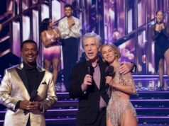 O retorno de Tom Bergeron para o 20º aniversário do DWTS faz Julianne Hough chorar Tom Bergeron! Tyra Bancos! Apresentadores de 'Dancing With the Stars' ao longo dos anos
