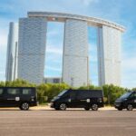 O serviço robotáxi da Uber e WeRide em Abu Dhabi é oficialmente sem motorista