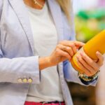 Descobertas anteriores sugeriram que o consumo diário de suco de laranja pode reduzir a pressão arterial em adultos jovens (Getty/iStock)