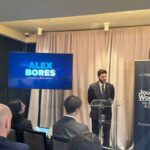 O super PAC apoiado pelo A16z tem como alvo Alex Bores, patrocinador do projeto de lei de segurança de IA de Nova York. Ele diz: vamos lá.