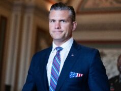 O suposto comando ‘Matar todos’ de Pete Hegseth foi chamado de ‘crime de guerra’ pelo comentarista conservador Andrew McCarthy Mark Kelly (Conheça a Imprensa)