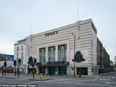 O teatro de Londres é denunciado à Comissão de Igualdade e Direitos Humanos sobre reivindicações de ‘proibição’ de eventos relacionados aos judeus O teatro Troxy (foto) foi denunciado à Comissão de Igualdade e Direitos Humanos em meio a alegações do Conselho da Comunidade Judaica de que eventos relacionados aos judeus estão sendo rejeitados