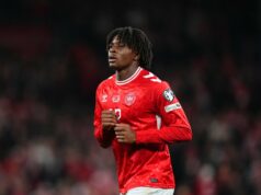 O técnico da Dinamarca diz que há uma maneira pela qual Patrick Dorgu ‘não pode ser melhor’ e admite que se arrepende ícone de correio