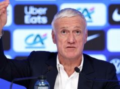 O técnico da França, Deschamps, prefere ‘evitar jogar’ no aniversário dos ataques em Paris O técnico da França, Deschamps, prefere 'evitar jogar' no aniversário dos ataques em Paris