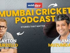 O técnico da seleção vencedora da Copa do Mundo, Amol Muzumdar, fala com Clayton Murzello O técnico da seleção vencedora da Copa do Mundo, Amol Muzumdar, fala com Clayton Murzello