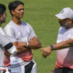 O técnico de rebatidas Kotak sai em defesa de Gambhir após a derrota da Índia para a África do Sul