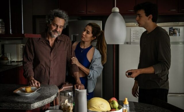 O thriller psicológico brasileiro ‘Fuse’ explora a polarização política pós-Bolsonaro para explorar o dilema ético em torno de um crime horrível
