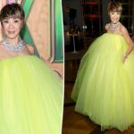 O vestido 'cupcake' de Michelle Yeoh na estreia de 'Wicked: For Good' em NY divide a internet: 'Minha rainha da bucha neon'