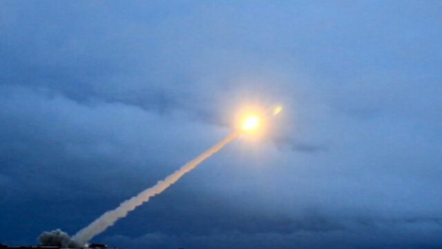 OTAN dá alarme enquanto a Rússia finaliza o míssil nuclear Yahoo news home