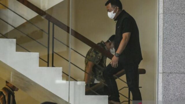 OTT Regente de Ponorogo Sankoco, KPK Sita Moeda em dinheiro OTT Regente de Ponorogo Sankoco, KPK Sita Moeda em dinheiro Cash Rupiah Curse