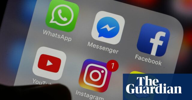 Ofcom insta plataformas de mídia social a combater abusos e limitar 'acumulações' online
