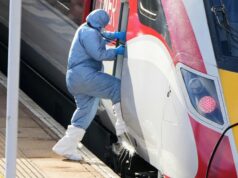 Oito minutos para colocar 11 no hospital: o que se sabe sobre o esfaqueamento de trens no Reino Unido Oito minutos para colocar 11 no hospital: o que se sabe sobre o esfaqueamento de trens no Reino Unido