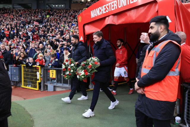 Oliver Glasner acha que Ruben Amorim mudou algo “enormemente” no Jogadores do Manchester United comemoram gol contra o Tottenham.