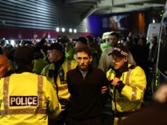 Onze presos em meio a protestos antes do jogo do Aston Villa contra o Maccabi Tel Aviv de Israel lightbox-info