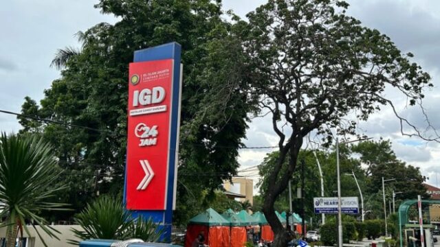 Onze vítimas da explosão no SMAN 72 foram submetidas a Onze vítimas da explosão no SMAN 72 foram submetidas a operações de desbridamento no Hospital Islâmico Cempaka Putih