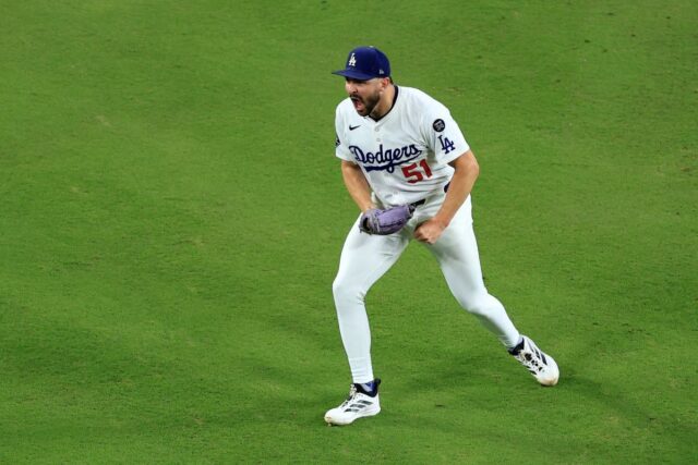 Opção Dodgers Pick Up Club para peça confiável de Bullpen: Opção Dodgers Pick Up Club para peça confiável de Bullpen: relatório