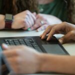 Os alunos de um professor da Califórnia de repente começaram a tirar notas A. Uma ferramenta de IA do Google foi longe demais?