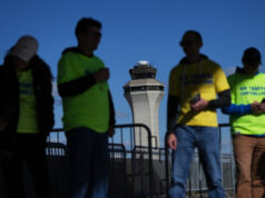 Os controladores de tráfego aéreo ainda estão se recuperando da paralisação de Trump O secretário de transportes, Sean Duffy, na sala de coletivas de imprensa James Brady na Casa Branca, quinta-feira, 30 de janeiro de 2025, em Washington. (Foto AP/Jacquelyn Martin)