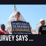 O líder da minoria na Câmara, Hakeem Jeffries, DN.Y., e outros democratas falam sobre a luta pelo financiamento da saúde nas escadas da Câmara antes das votações para acabar com a paralisação do governo, no Capitólio em Washington, quarta-feira, 12 de novembro de 2025. (AP Photo/J. Scott Applewhite)