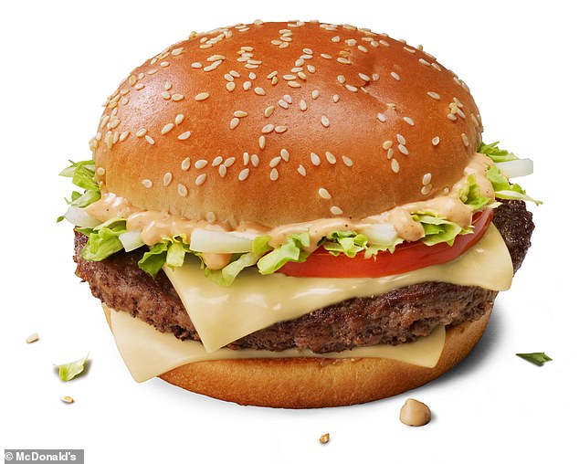 Os fãs do McDonald's atacaram o Big Tasty - que Os fãs do McDonald's criticaram o Big Tasty (foto) por não ser grande o suficiente depois que a rede de fast food redimensionou o item favorito dos fãs