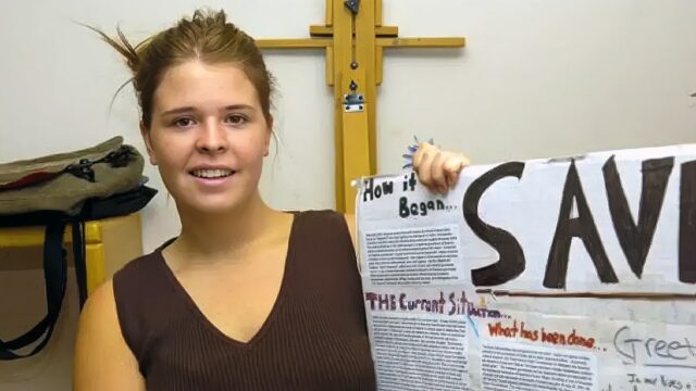 Os pais de Kayla Mueller pedem ao presidente Trump que Os pais de Kayla Mueller pedem ao presidente Trump que traga os restos mortais da filha da Síria em carta