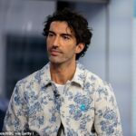 Justin Baldoni, 41, disse que sentiu 'a ira de um marido furioso' quando o cônjuge de Blake Lively, Ryan Reynolds, o castigou em meio à produção cheia de tensão do filme It Ends With Us, quase dois anos atrás. Foto de agosto de 2024