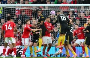 Os torcedores do Manchester United respondem fortemente depois que a estrela do Forest, Neco Williams, ataca os Red Devils ícone de correio