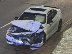 P-plater preso após mulher grávida morrer após acidente no noroeste de Sydney O motorista do BMW, de 19 anos, foi levado sob custódia policial.