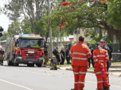 Pai escreve homenagem às crianças mortas no incêndio em uma casa em Queensland Os bebês Desmond e Maddison estavam hospedados com amigos da família em um duplex na Opal Street em Emerald quando o incêndio começou por volta das 6h48 (7h48 AEDT) de hoje.