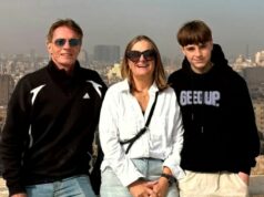 Pais de menino morto em acidente de jet ski dizem que a morte era evitável Os pais de Mitchell Irvine acreditam que sua morte era evitável. O jovem de 15 anos morreu em Sydney enquanto andava de jetski.