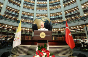 Papa Leão alerta que ‘o futuro da humanidade está em jogo’ durante visita à Turquia Papa Leão alerta que ‘o futuro da humanidade está em jogo’ durante visita à Turquia