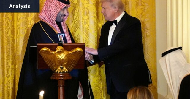 Para bons clientes, Trump estende o tapete vermelho. O resto A estrela do futebol Cristiano Ronaldo recebeu uma mensagem do presidente Donald Trump durante um jantar em homenagem ao príncipe herdeiro da Arábia Saudita, Mohammed bin Salman.