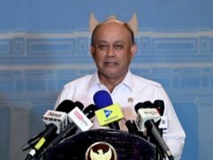 Para prevenir o envenenamento, o BGN exige a esterilização das bandejas de alimentos usando vapor quente de 120 graus Para prevenir o envenenamento, o BGN exige a esterilização das bandejas de alimentos usando vapor quente de 120 graus