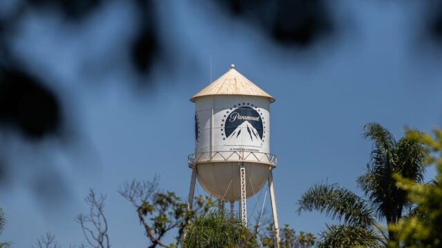 O presidente dos EUA, Donald Trump, caminha até o Força Aérea Um no Aeroporto de Morristown em 14 de setembro de 2025 em Morristown, Nova Jersey. Trump está retornando a Washington, DC depois de uma viagem a Nova York e ao seu clube de golfe em Bedminster, Nova Jersey