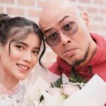 Participando da comemoração do aniversário de Sabrina Chairunissa, internautas fazem Salfok com o bolo oferecido por Deddy Corbuzier