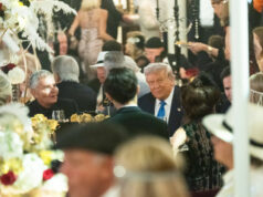 Partidos de Trump como Gatsby enquanto ele mata os pobres de fome Partidos de Trump como Gatsby enquanto ele mata os pobres de fome