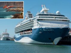 Passageiro da Marella Cruises, 76 anos, desaparecido após cair ao mar na costa da Espanha O navio de cruzeiro Marella Explorer 2 atracou em um porto, com outro navio de cruzeiro ao fundo.