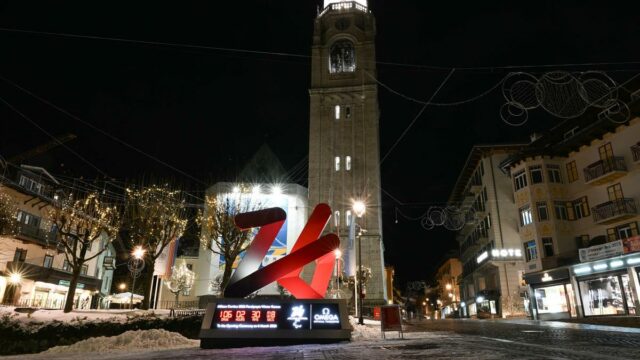 Patinadores artísticos russos e bielorrussos recebem luz verde do COI para os Jogos Olímpicos de Inverno
