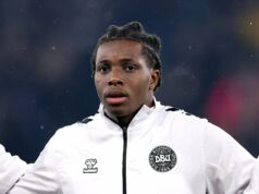 Patrick Dorgu faz comentários diretos sobre a situação de Scott McTominay e comenta sobre o Man Utd após a derrota para a Dinamarca ícone de correio