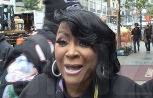 Patti LaBelle explica o que ela planejou para o jantar de Ação de Graças 111825_patti_labelle_thanksgiving_mm_kal