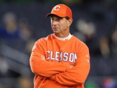 Paul Finebaum insta Dabo Swinney e Clemson a tomar medidas drásticas Dabo Swinney, Clemson Tigers