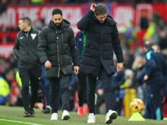 Paul Merson compartilha a previsão do Crystal Palace x Man Utd, já que Glasner e Amorim têm ‘apenas’ uma ‘diferença’ Jogadores do Manchester United comemoram gol contra o Tottenham.