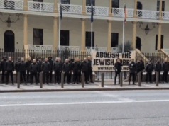 Pede que “alguém pague” após protesto neonazista autorizado a ocorrer fora do Parlamento Protestos em NSW
