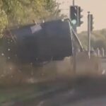 Pedófilo do Reino Unido entrou no trânsito em sentido contrário a caminho do tribunal