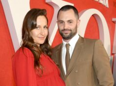 Penn Badgley e Domino Kirke estavam ‘perto da separação’ devido a abortos espontâneos Esposa de Penn Badgley dá à luz