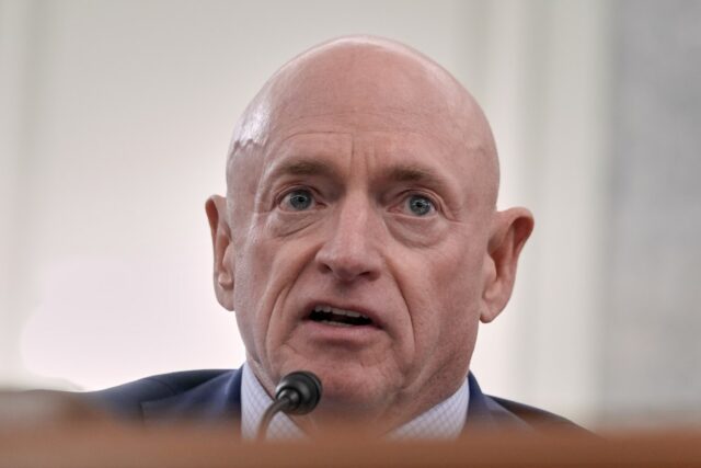 Pentágono ameaça Mark Kelly alimenta reação conservadora: 'Hora do Amador'
