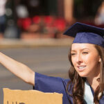 Perspectivas de emprego para graduados universitários em 2026 atingirão o menor nível em 5 anos, enquanto os empregadores olham para IA e mão de obra estrangeira