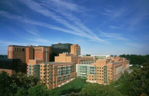 Pesquisadores científicos instam o Congresso a aumentar o financiamento para o NIH à medida que a paralisação termina NIH