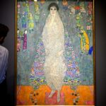 A impressionante pintura Retrato de Elisabeth Lederer, de Gustav Klimt, foi vendida por US$ 236,4 milhões em 18 de novembro em um leilão de arte da Sotheby's