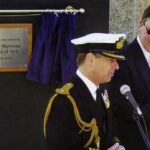 Quatro placas nas Ilhas Malvinas que foram inauguradas pelo desgraçado ex-príncipe Andrew Mountbatten-Windsor (foto) foram removidas após sua queda em desgraça